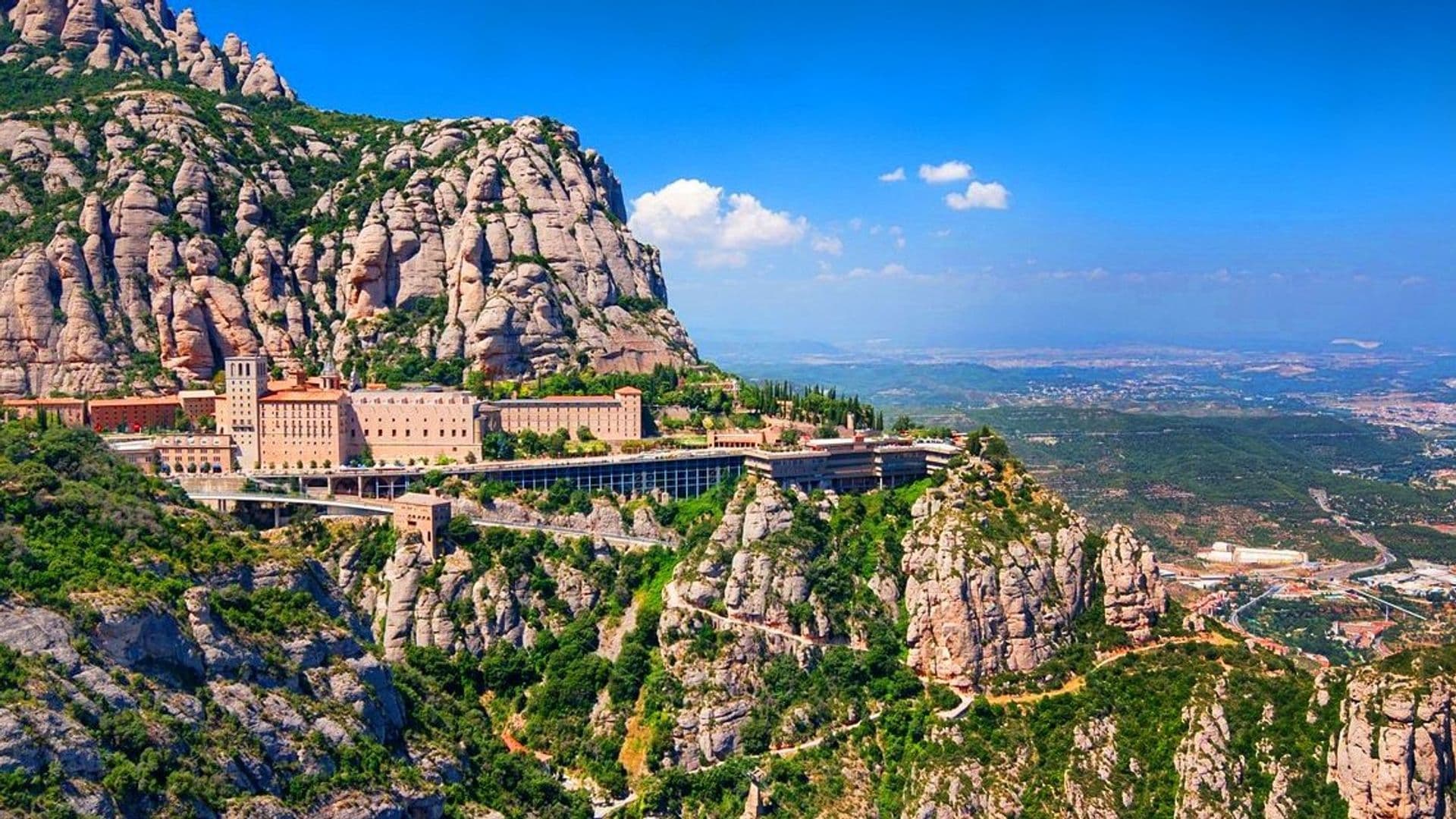 Montserrat Sagrada Familia and Barcelona Highlights