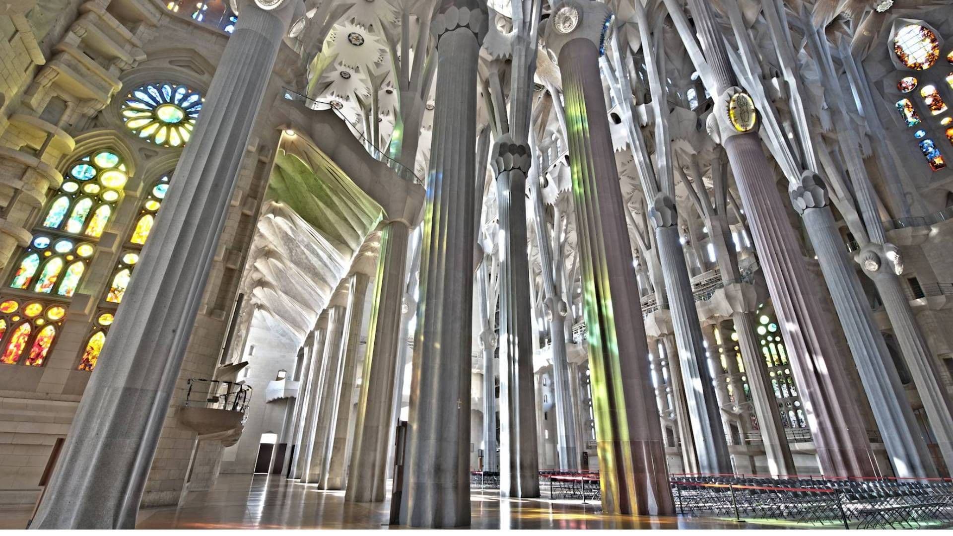 Barcelona Highlights and Sagrada Familia Half Day Tour